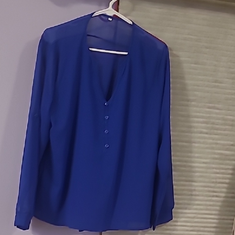 Elegant Blue Women's Top Pick any 3 tops marked as Pick 3 and get 20% off 💖